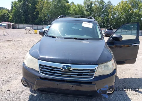 2010 Subaru Forester 2.5X Premium z USA, uszkodzony, nr VIN JF2SH6CC3AH726935